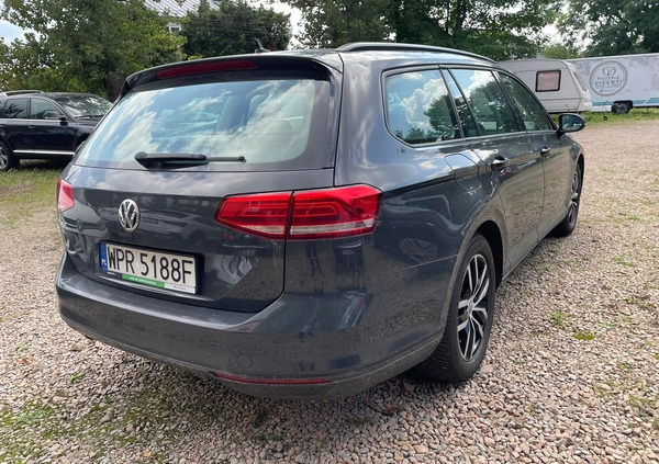 Volkswagen Passat cena 64944 przebieg: 275000, rok produkcji 2018 z Kraków małe 191